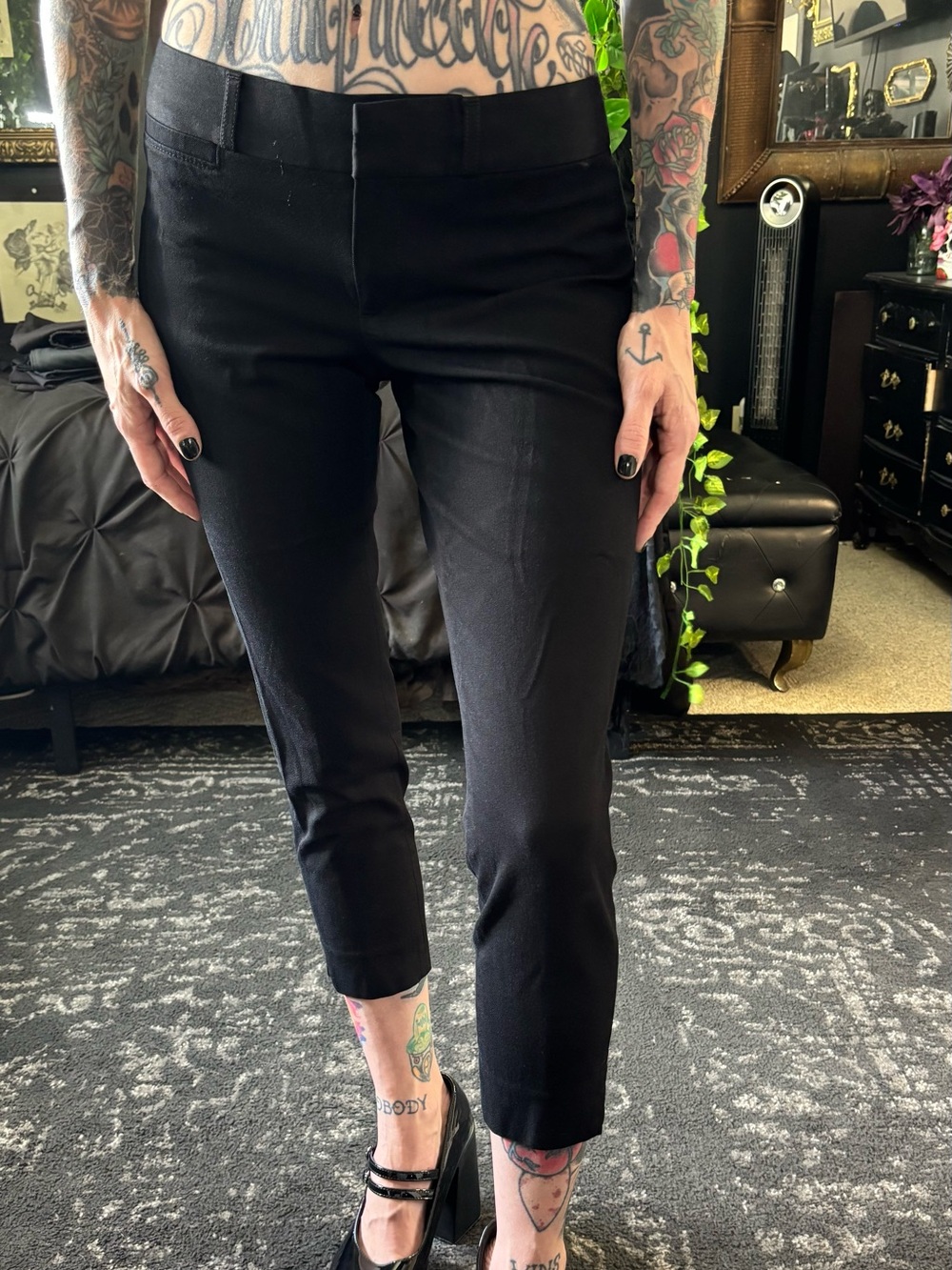 Banana Republic Sloan cropped slacks, black, size 2P